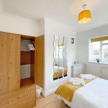 3 Bed Duplex Flat, Free Wifi & Netflix, Ideal For Contractors Leilighet Gravesend Eksteriør bilde