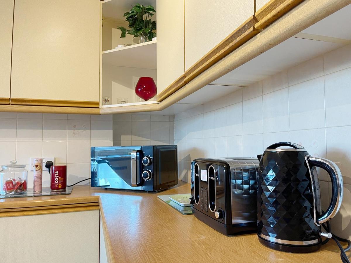 3 Bed Duplex Flat, Free Wifi & Netflix, Ideal For Contractors Leilighet Gravesend Eksteriør bilde