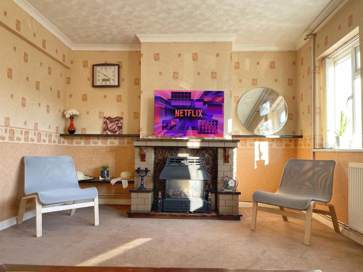 3 Bed Duplex Flat, Free Wifi & Netflix, Ideal For Contractors Leilighet Gravesend Eksteriør bilde
