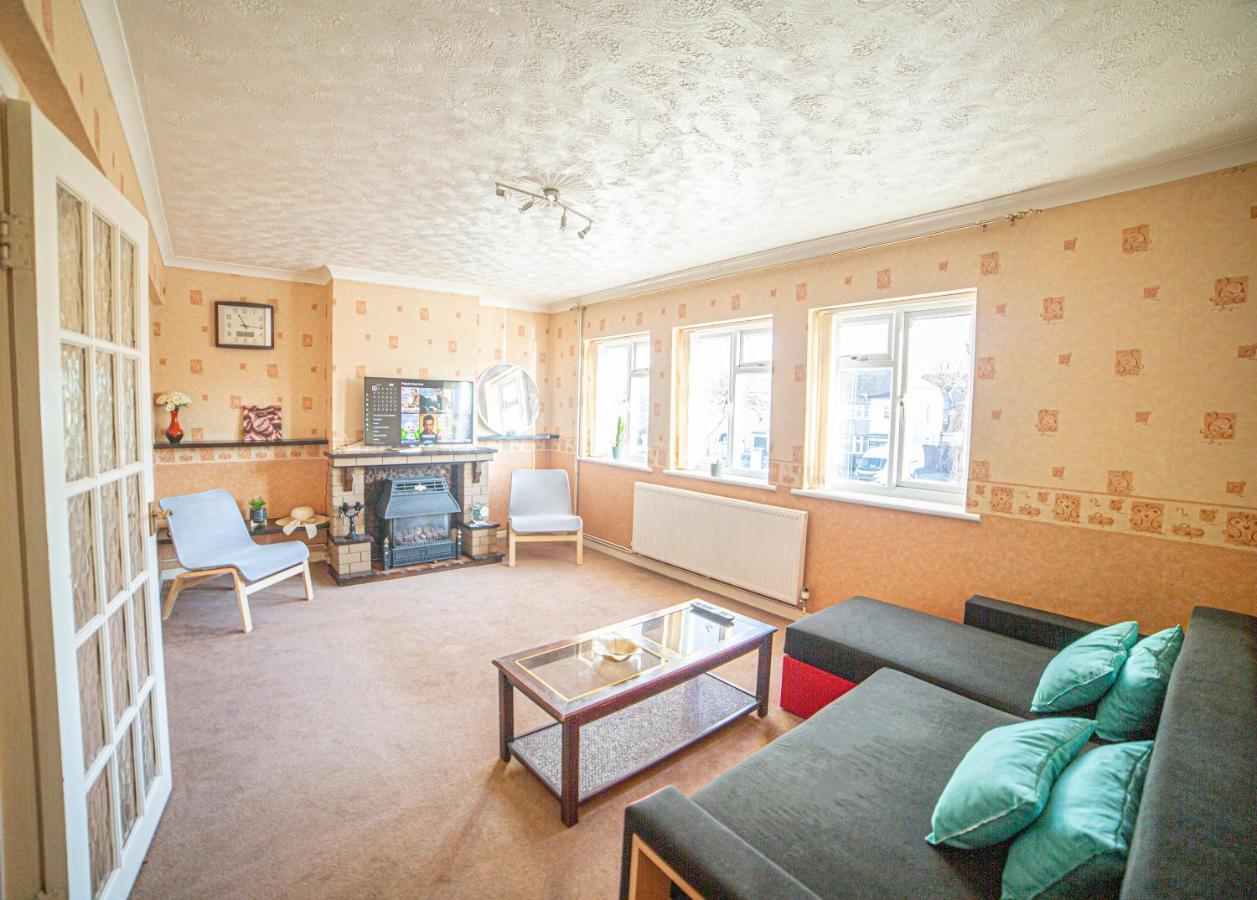 3 Bed Duplex Flat, Free Wifi & Netflix, Ideal For Contractors Leilighet Gravesend Eksteriør bilde