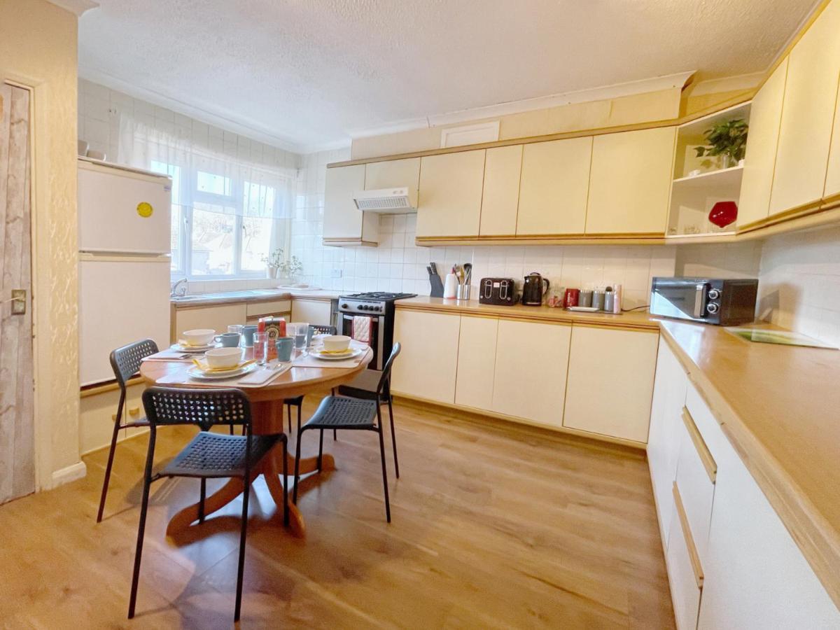 3 Bed Duplex Flat, Free Wifi & Netflix, Ideal For Contractors Leilighet Gravesend Eksteriør bilde