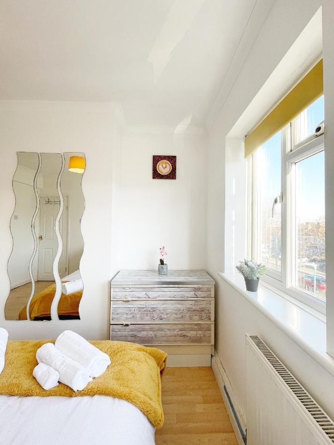 3 Bed Duplex Flat, Free Wifi & Netflix, Ideal For Contractors Leilighet Gravesend Eksteriør bilde