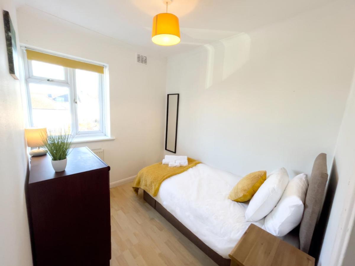 3 Bed Duplex Flat, Free Wifi & Netflix, Ideal For Contractors Leilighet Gravesend Eksteriør bilde